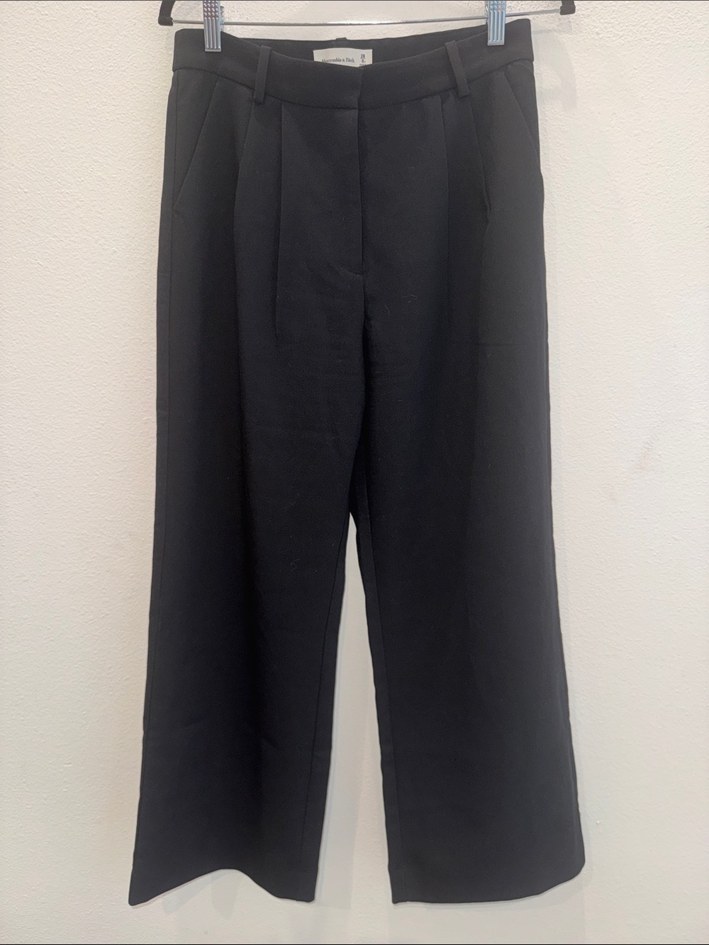 Abercrombie & Fitch Black High Rise Pleated Wide Leg Trousers Size 28 / 6S - Picture 2 of 6